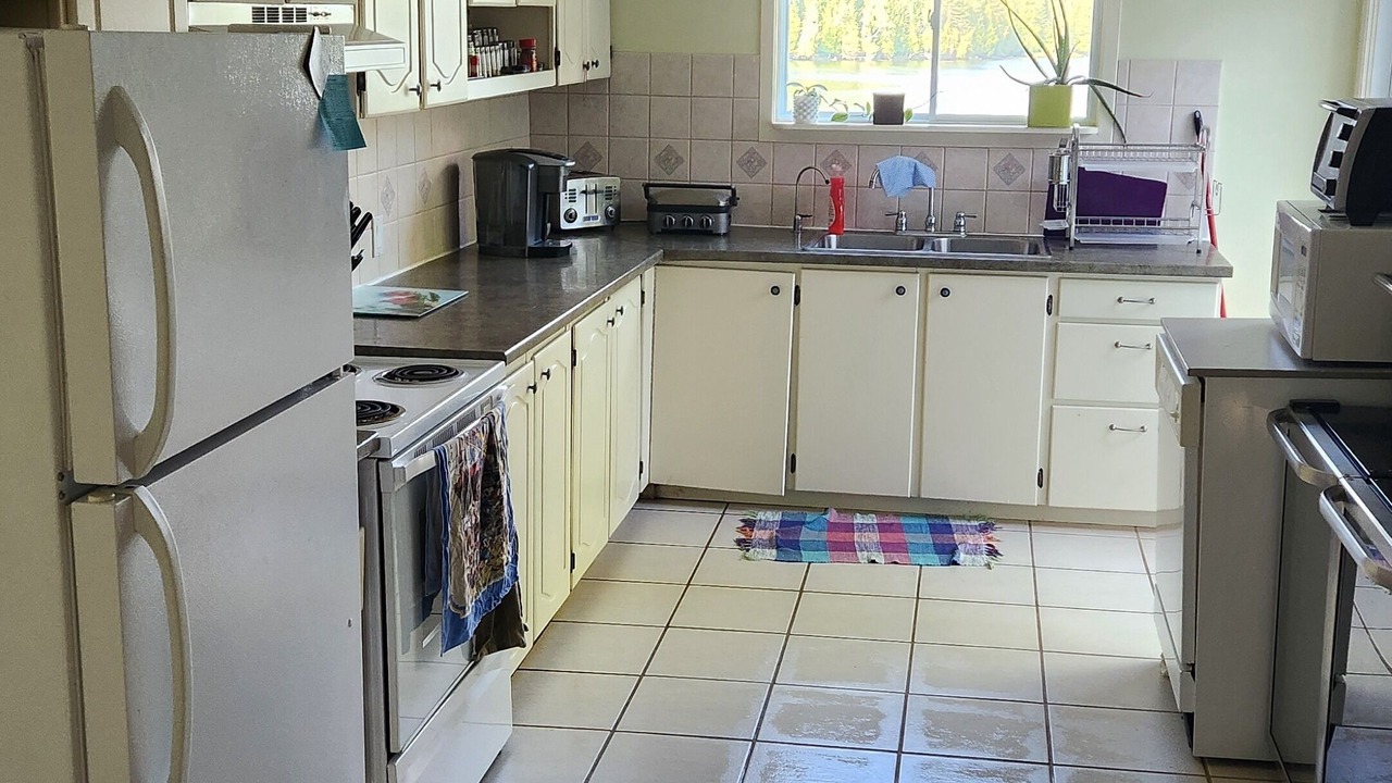 Photo of Kitchen in Dysart et al