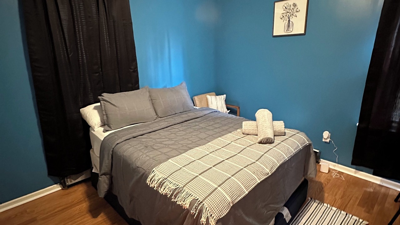 Photo of Bedroom in Newark