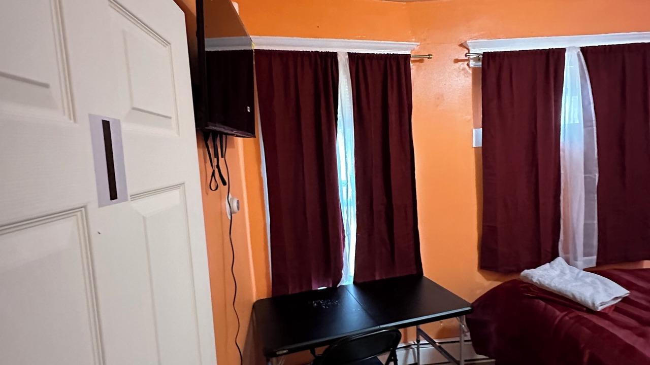 Photo of Bedroom in Newark