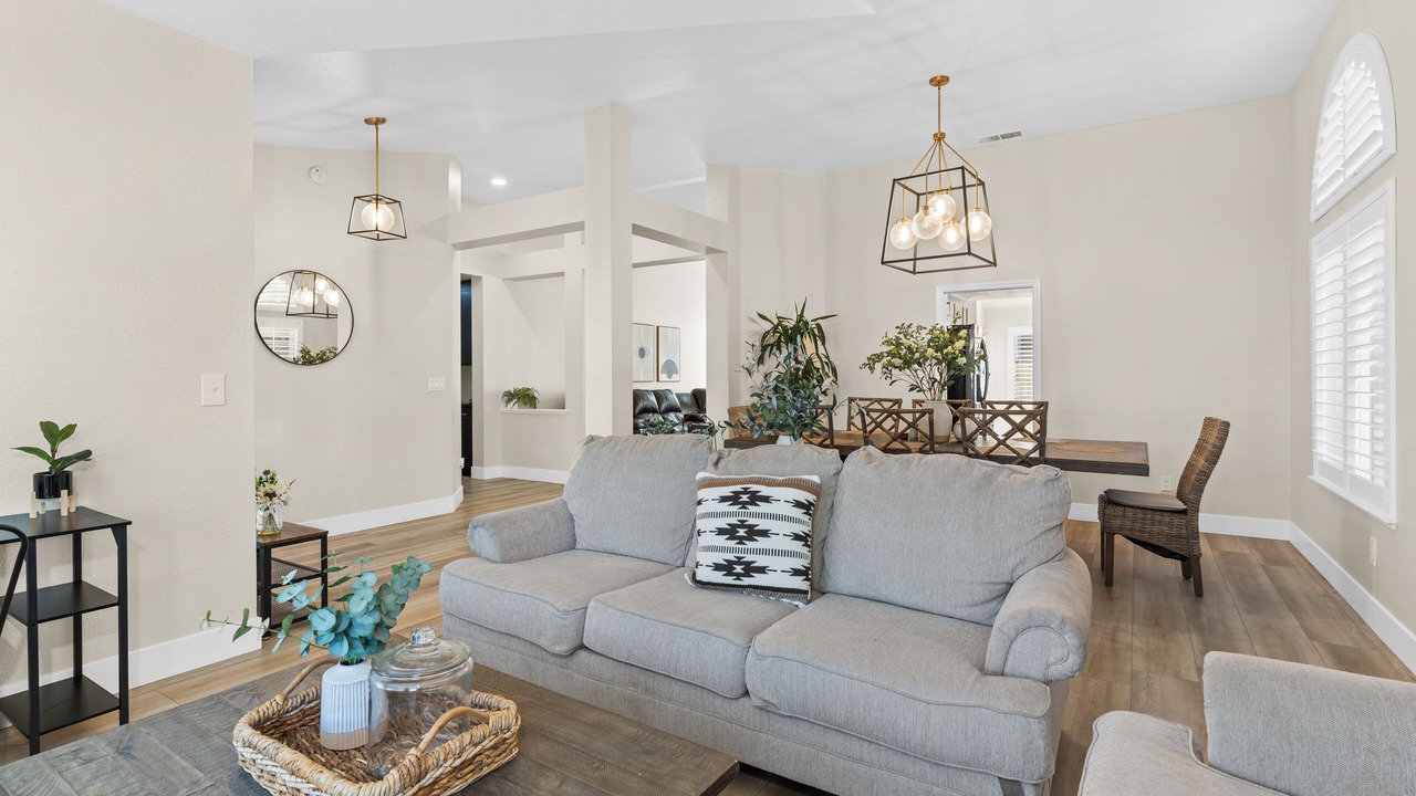 Photo of Livingroom in Antelope