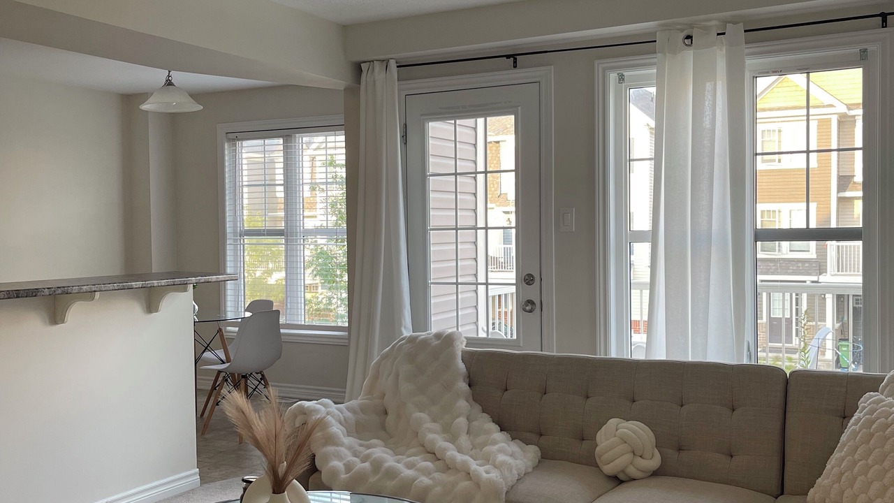 Photo of Livingroom in Ottawa Division