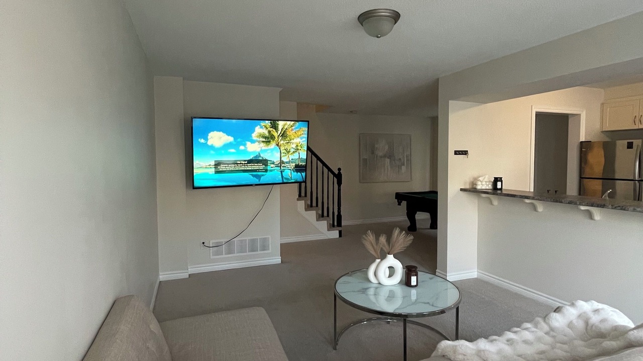 Photo of Livingroom in Ottawa Division