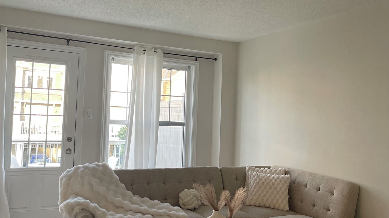 Photo of Livingroom in Ottawa Division