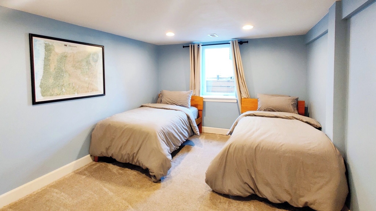 Photo of Others in Roseway