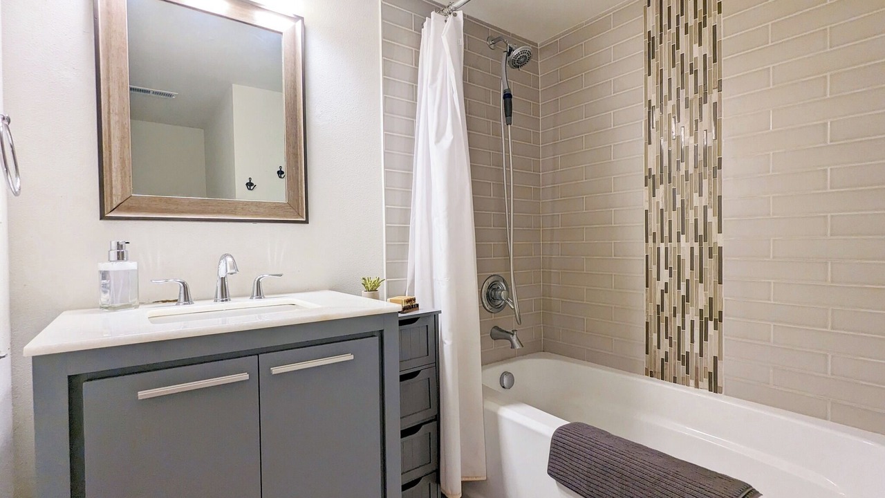 Photo of Others in Roseway