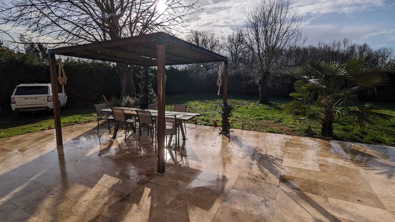 Photo of Outdoor in Sainte-Terre