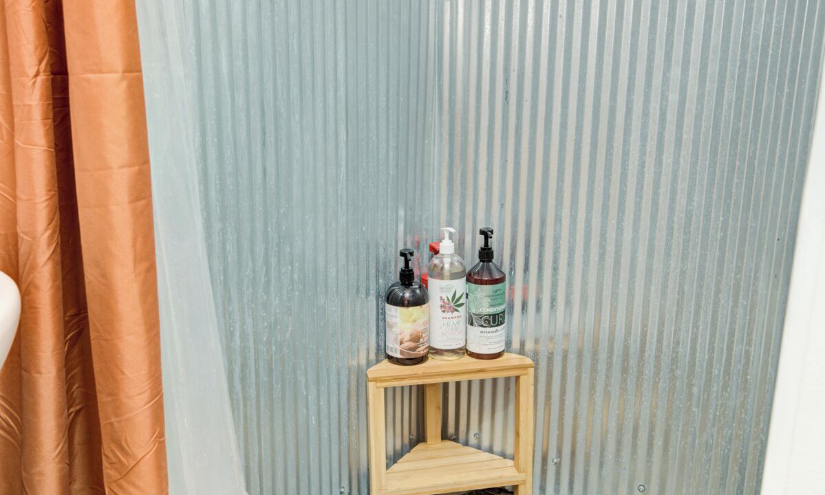 Photo of Bathroom in Beattyville