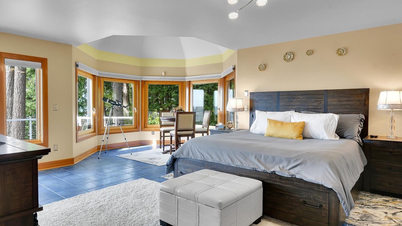 Photo of Others in Sunny Shores