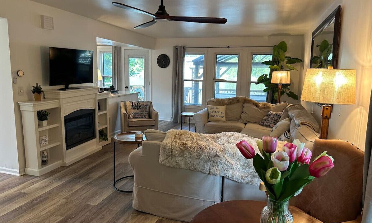 Photo of Livingroom in St. Charles