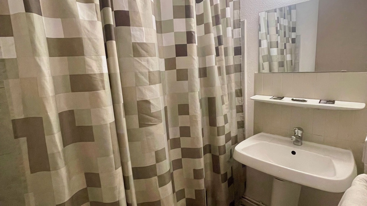 Photo of Bathroom in Clemenceau