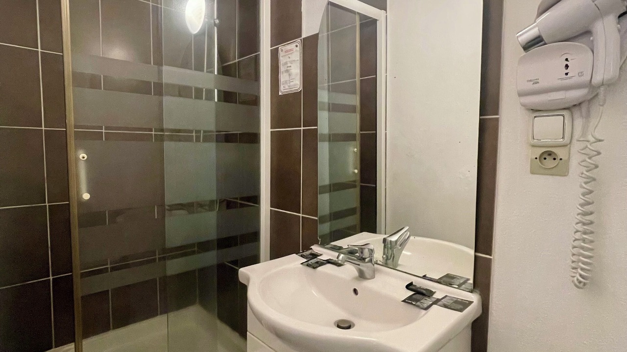 Photo of Bathroom in Clemenceau