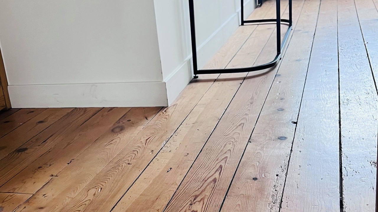 Photo of Others in Leval