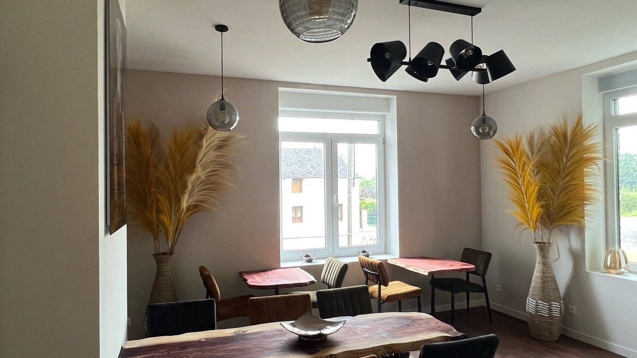 Photo of Others in Leval