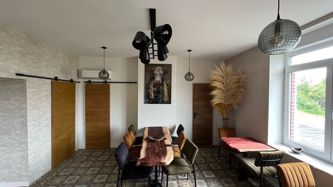 Photo of Others in Leval