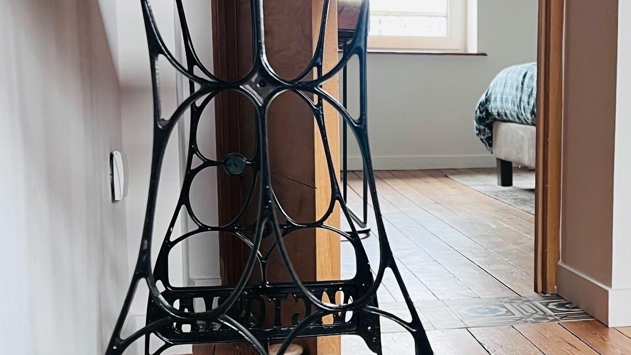 Photo of Others in Leval