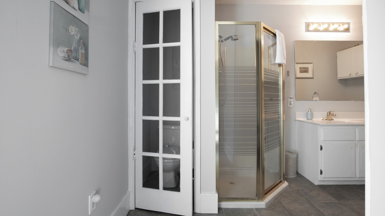 Photo of Bathroom in Redmont Park