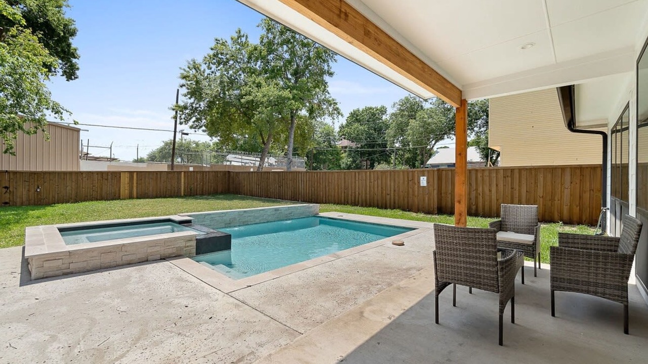 Photo of Others in Old East Dallas