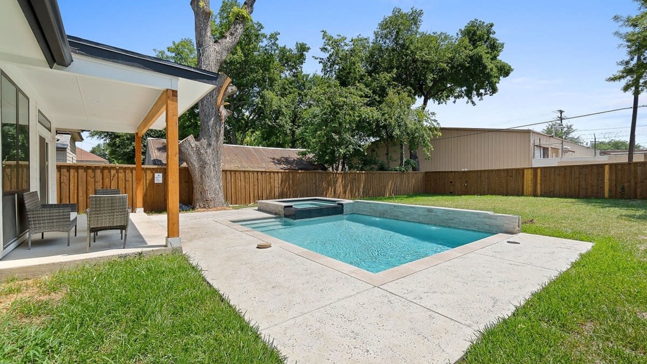 Photo of Others in Old East Dallas