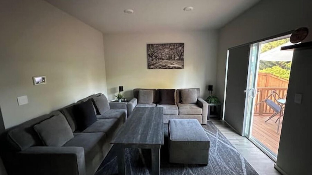 Photo of Livingroom in Pleasant Valley