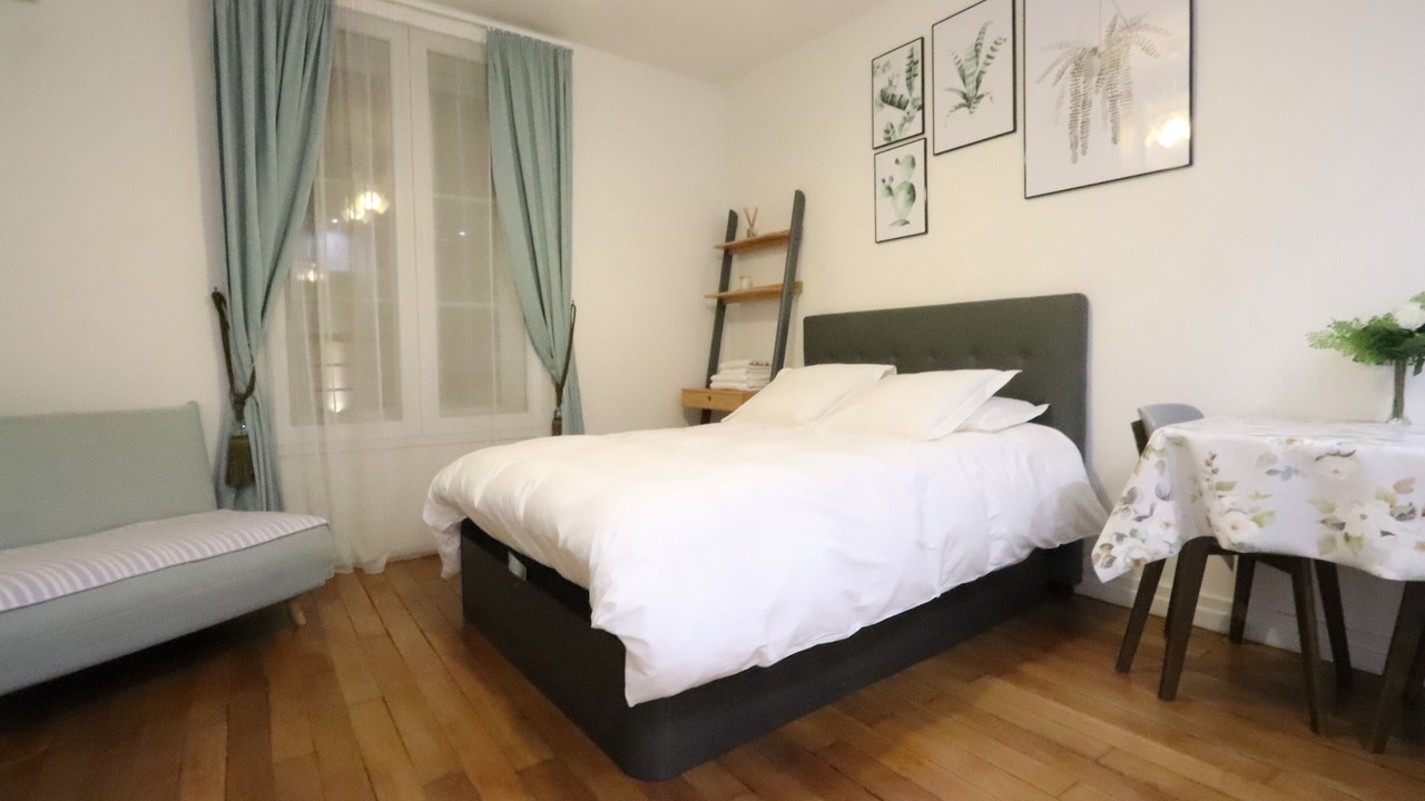 Photo of Others in Champs-Elysees