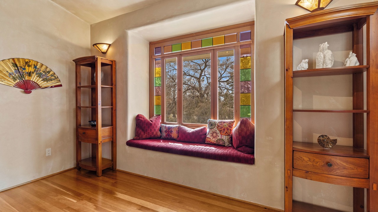 Photo of Livingroom in South Capitol