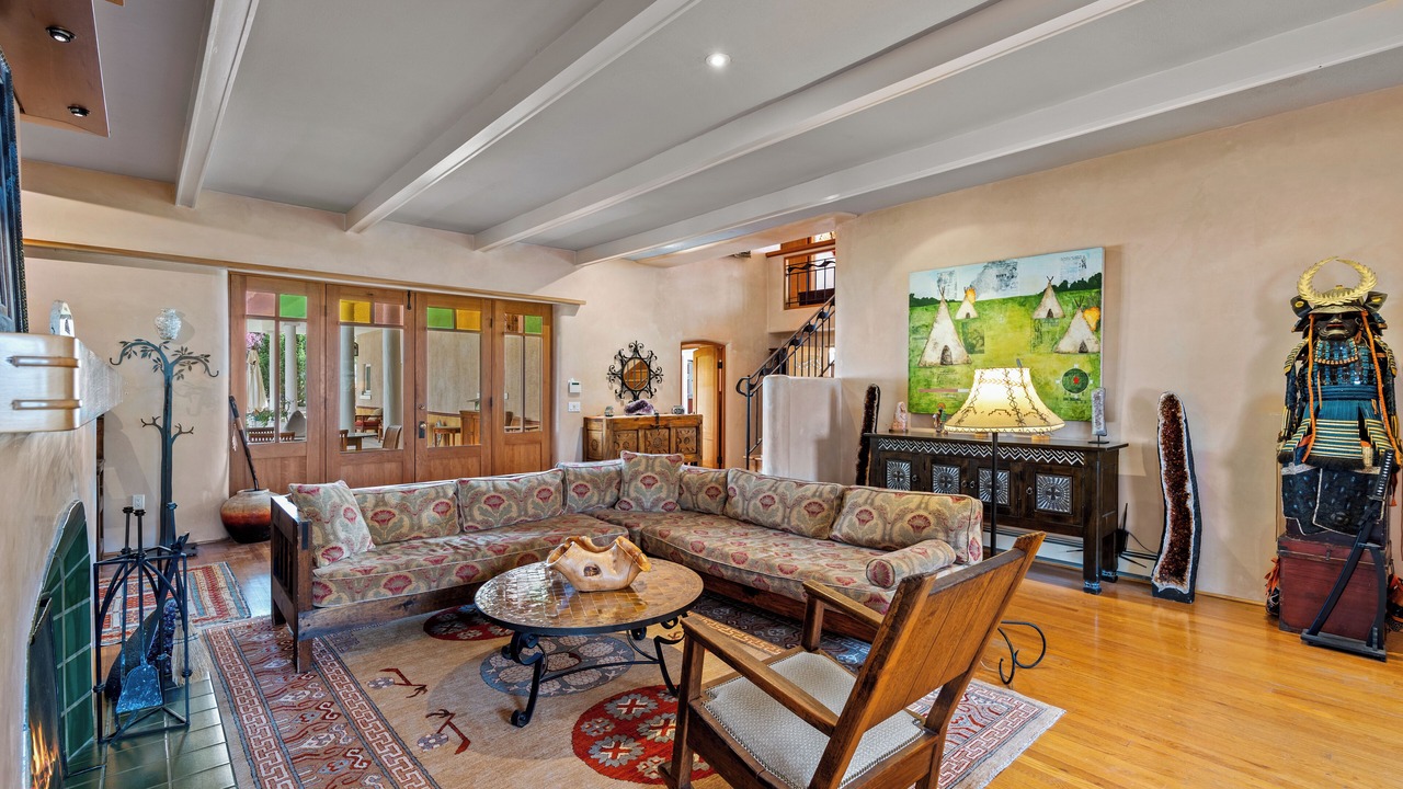 Photo of Livingroom in South Capitol