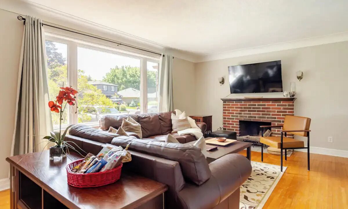 Photo of Livingroom in Burlington