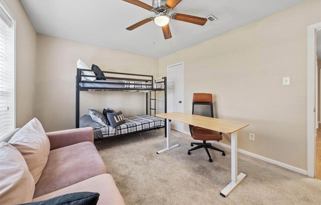 Photo of Livingroom in Garden Oaks