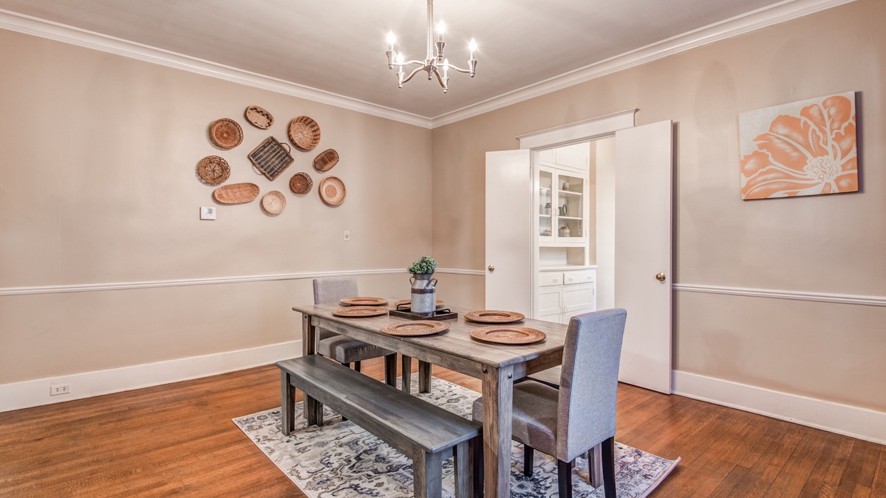 Photo of Livingroom in Evergreen