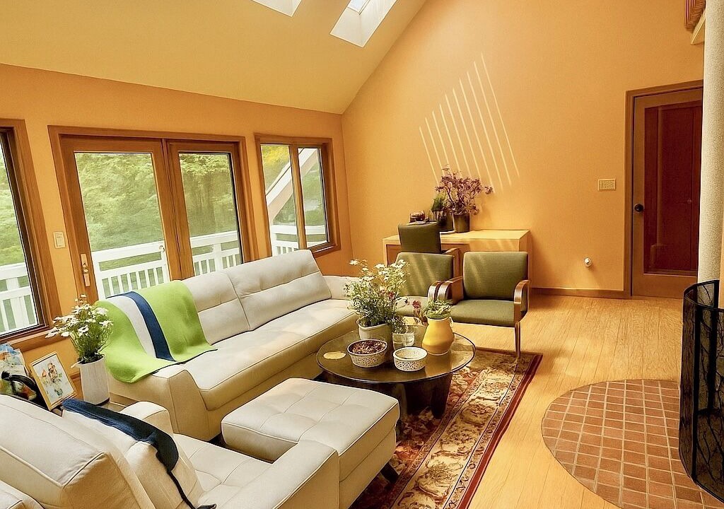 Photo of Livingroom in Harwinton