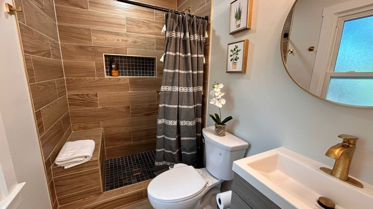 Photo of Bathroom in Mount Berry