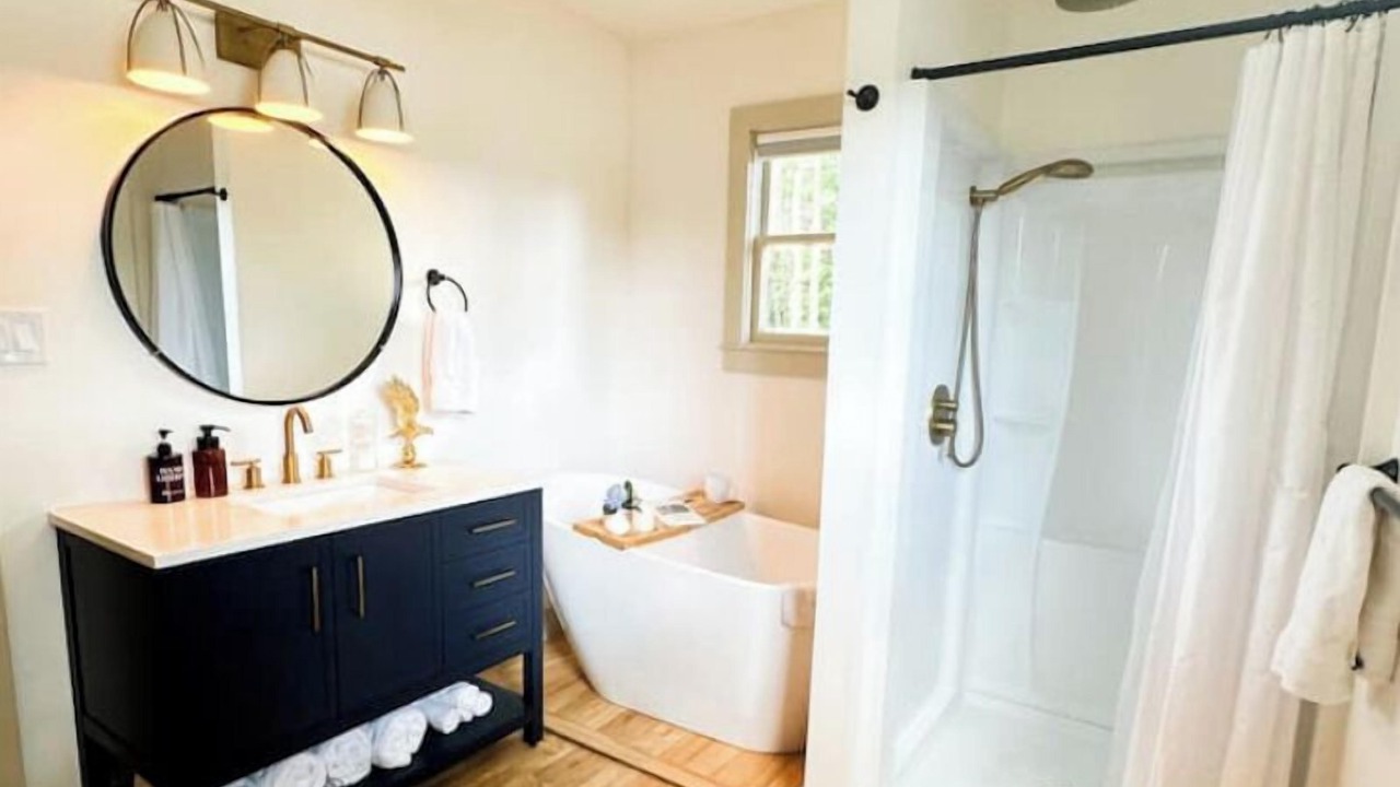 Photo of Others in Orange