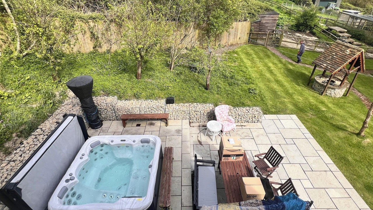 Photo of Outdoor in Aldington