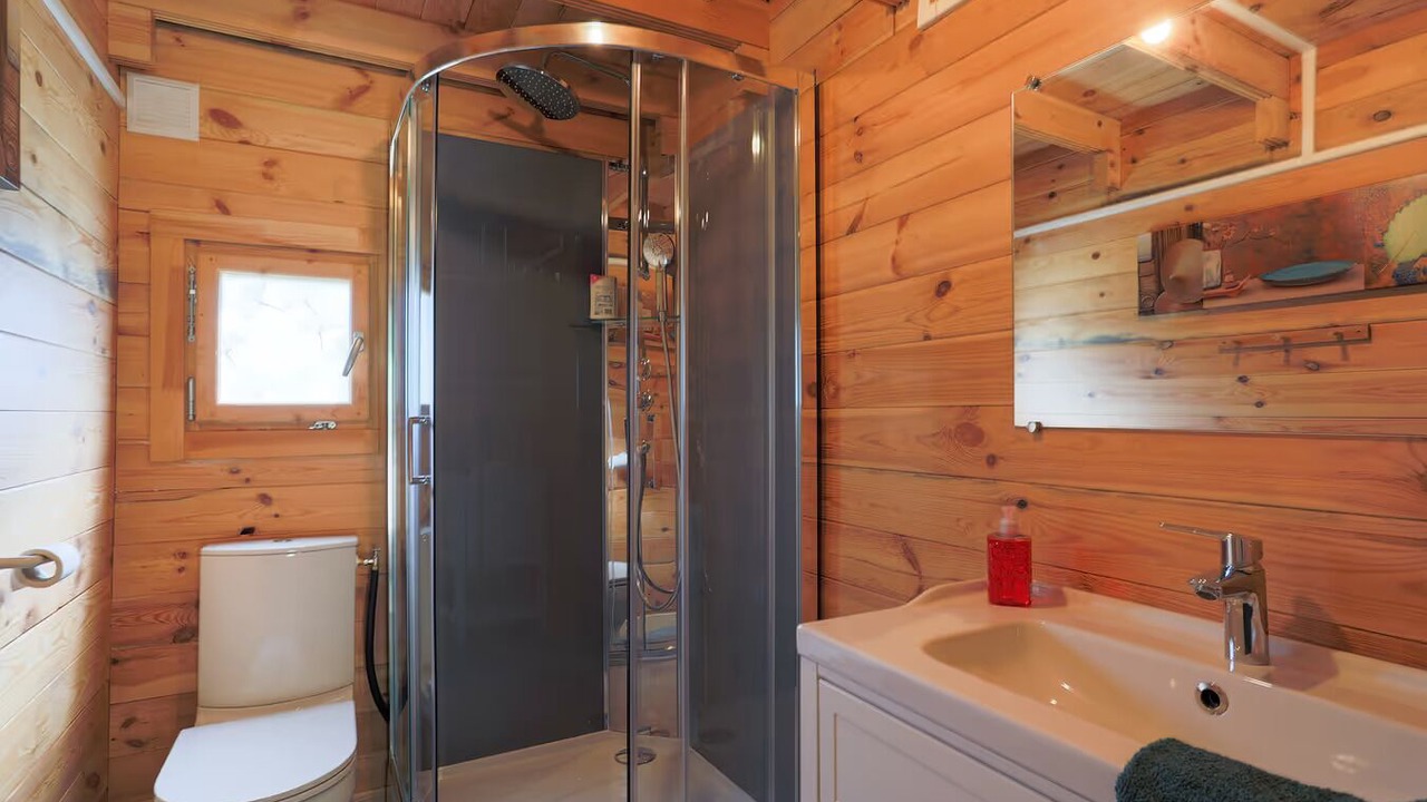 Photo of Bathroom in Plouegat-Moysan