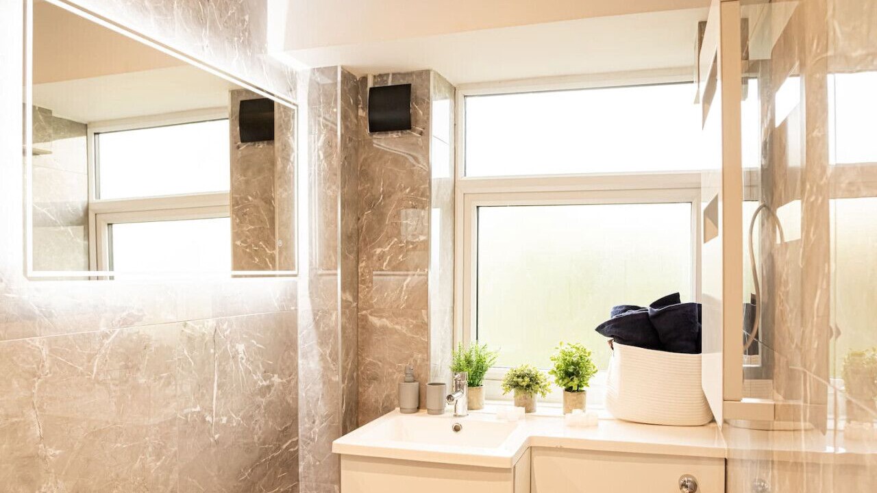 Photo of Bathroom in Wroxton