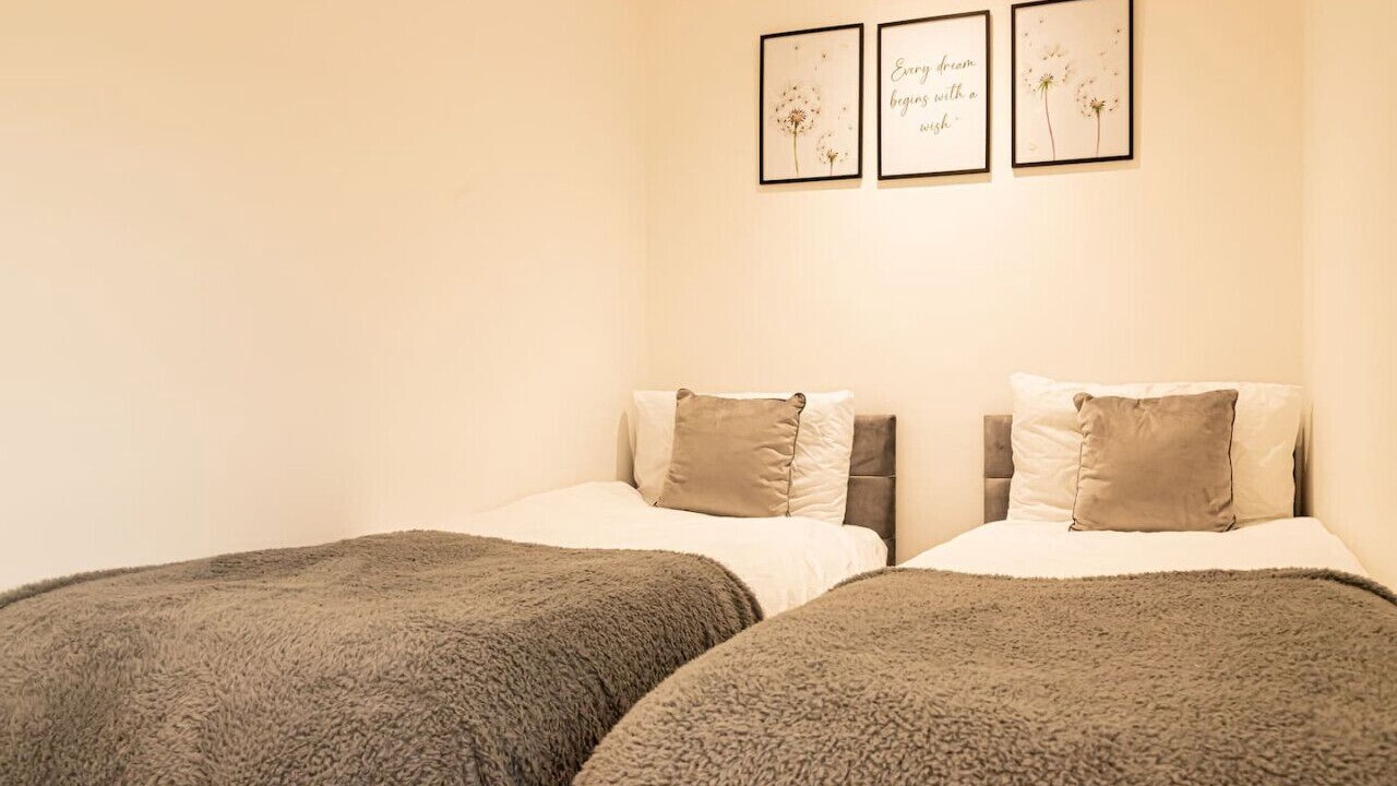 Photo of Others in Wroxton