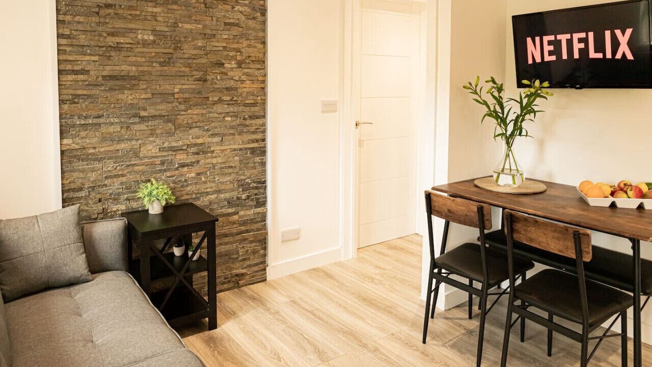 Photo of Others in Wroxton