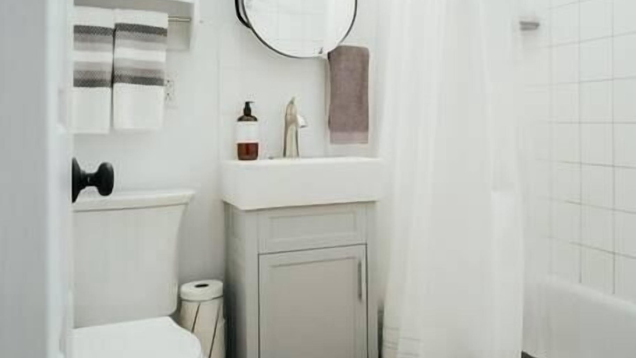 Photo of Bathroom in De Lorimier