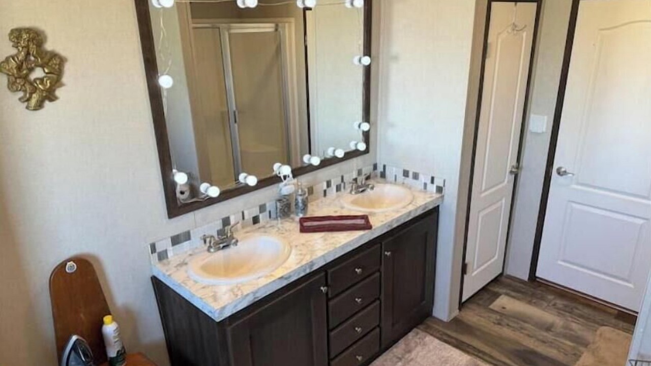 Photo of Bathroom in Maljamar