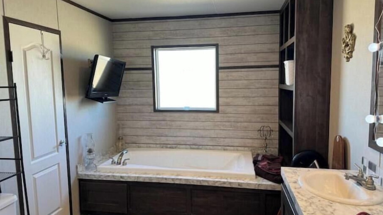 Photo of Bathroom in Maljamar