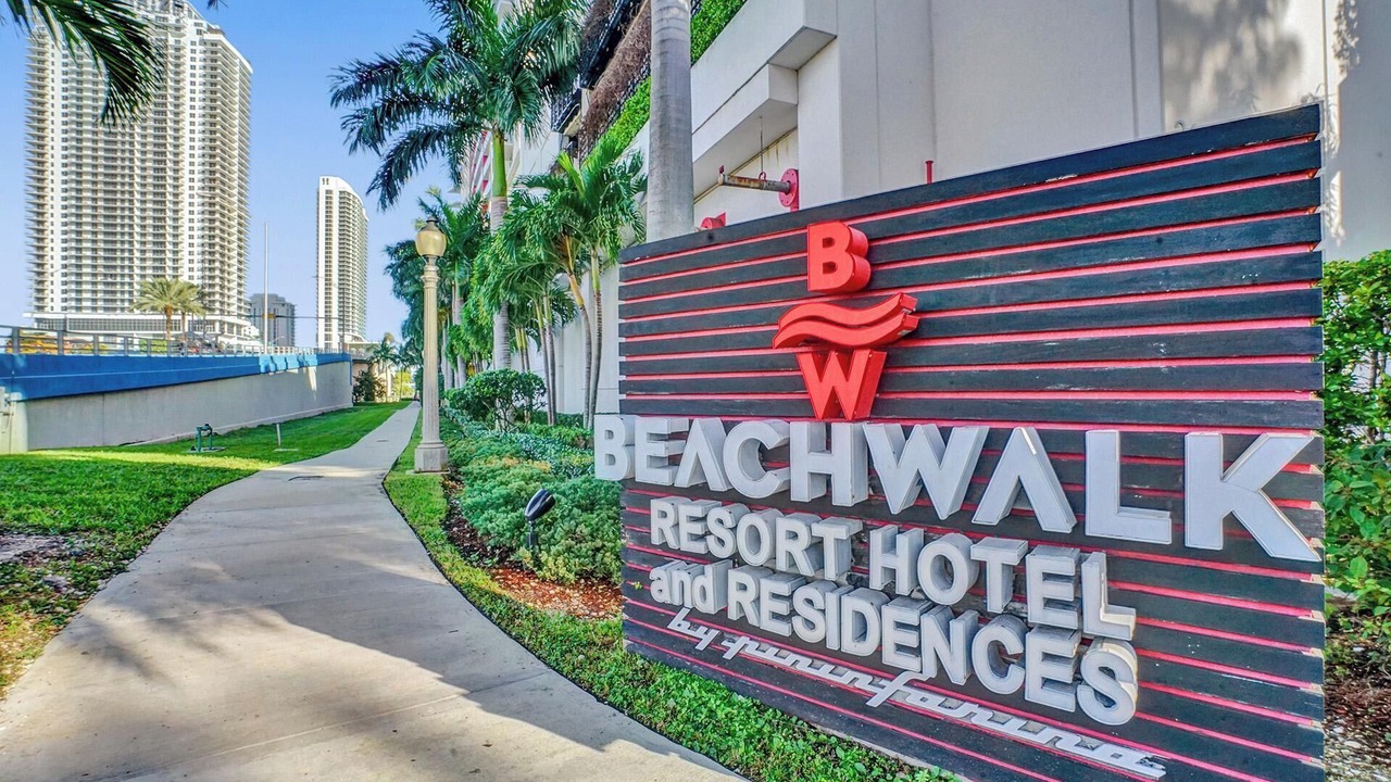 Photo of Outdoor in Hallandale Beach