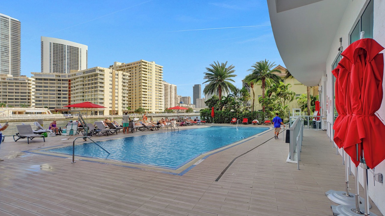 Photo of Outdoor in Hallandale Beach