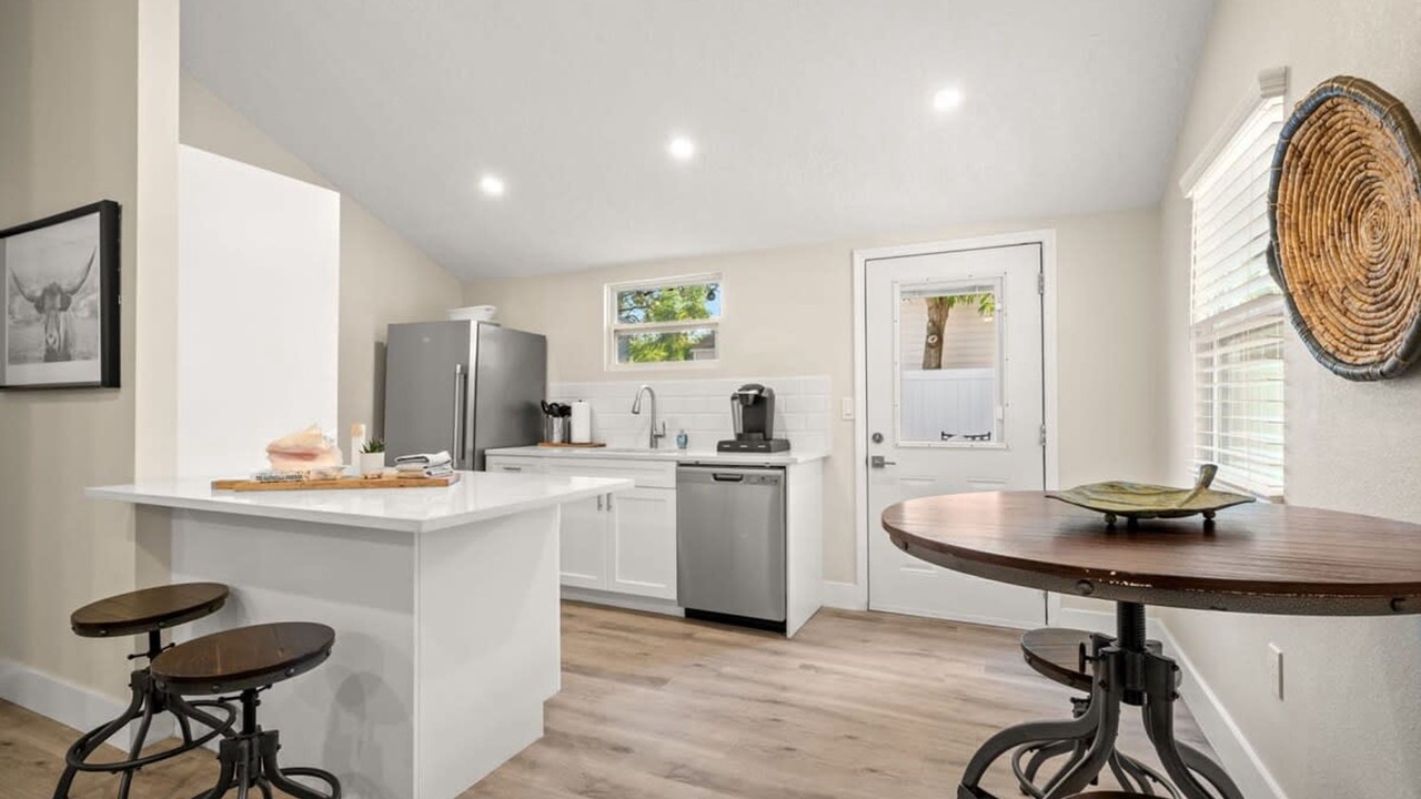 Photo of Others in Courier City - Oscawana