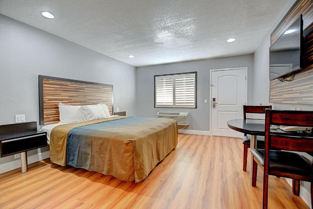 Photo of Bedroom in Colton