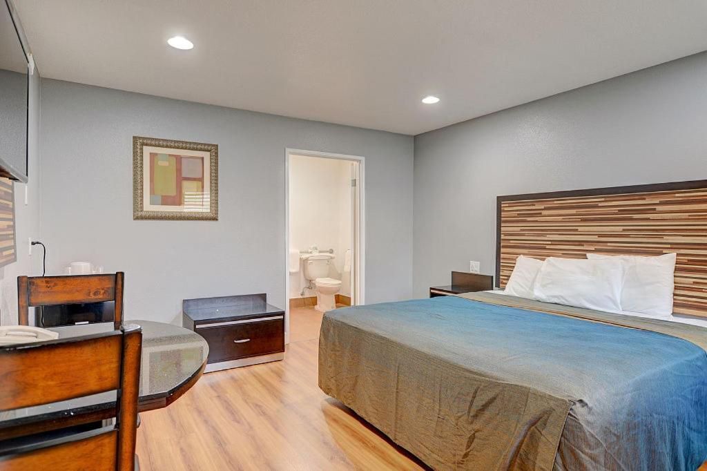 Photo of Bedroom in Colton