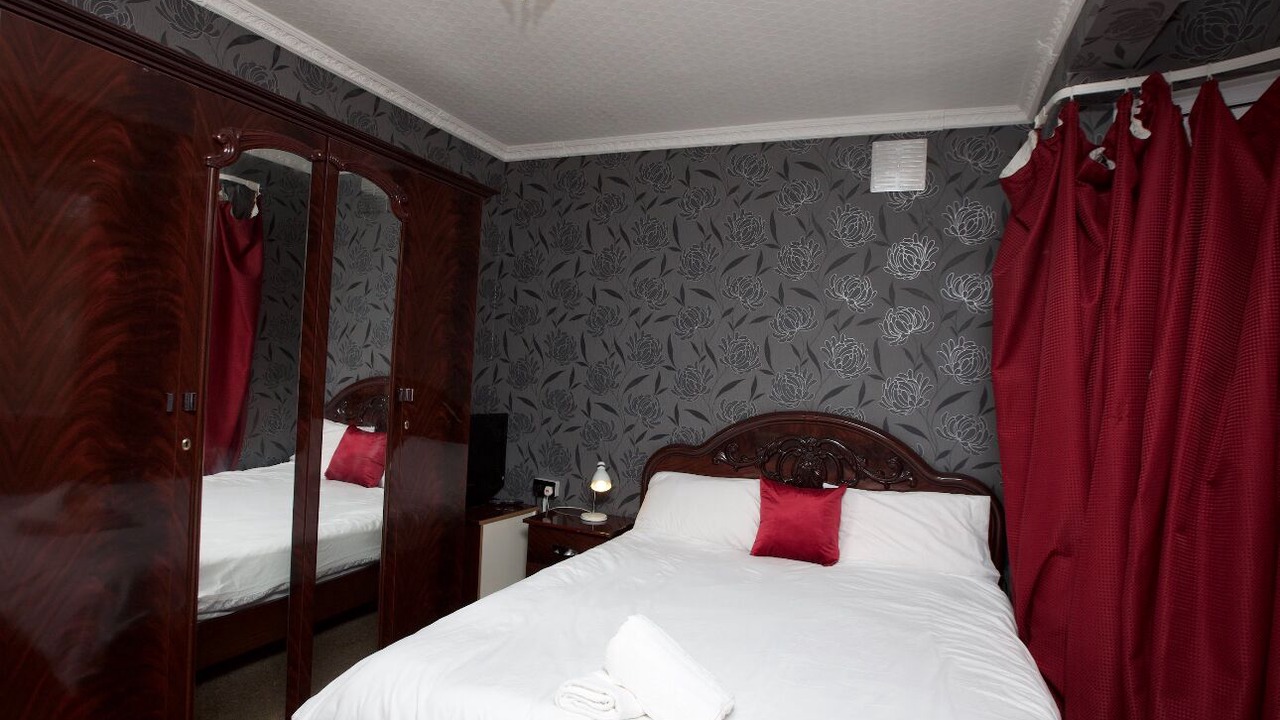 Photo of Others in Pettits