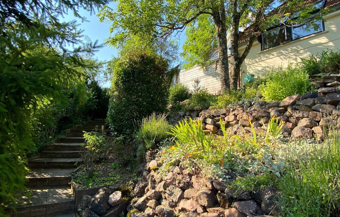 Photo of Outdoor in Barr