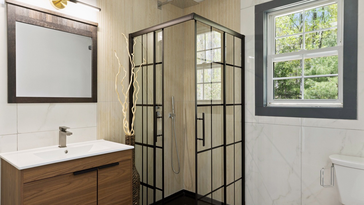 Photo of Others in Jonas