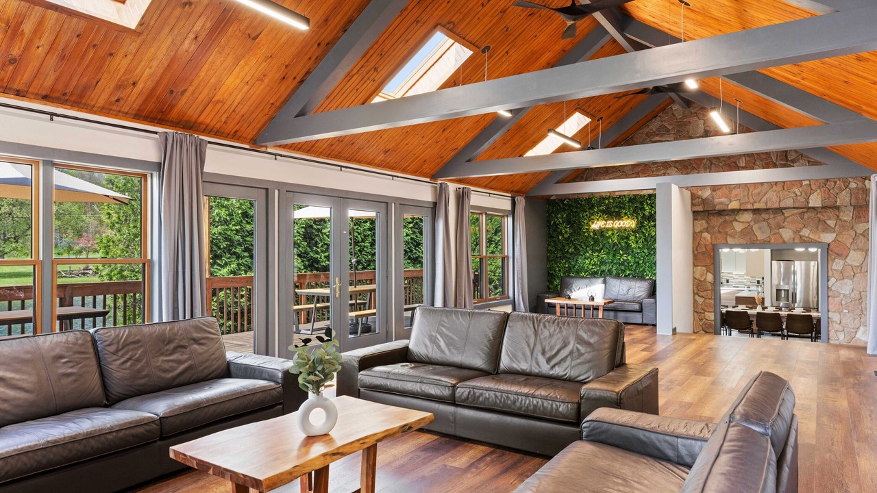 Photo of Others in Jonas