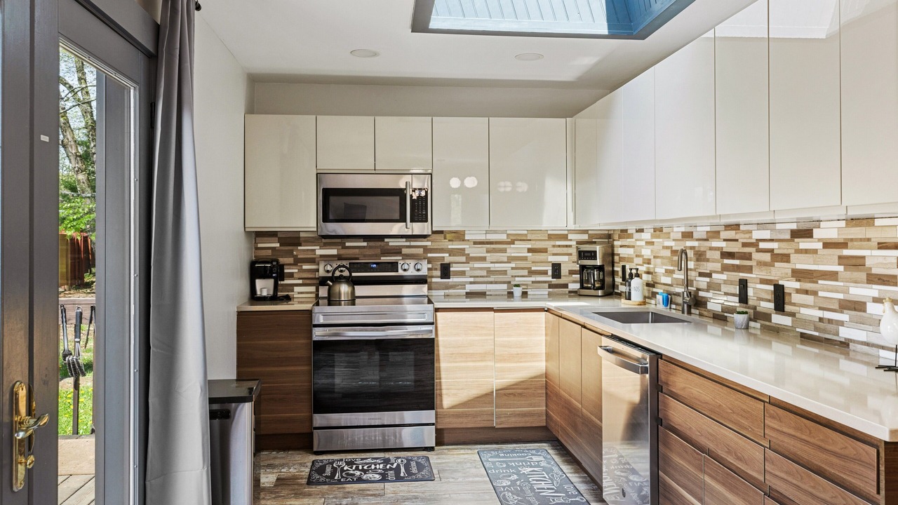 Photo of Others in Jonas